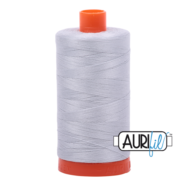 Aurifil tvinni - litur 2600